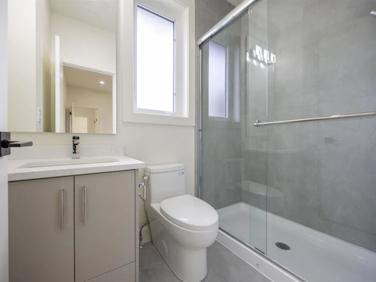 910 Dublin Street, New Westminster, BC, V3M 2Y6 - 31