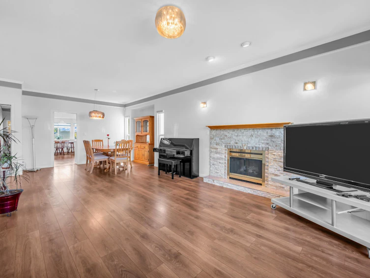 1014 Edinburgh Street, New Westminster, BC, V3M 2V5 - 3