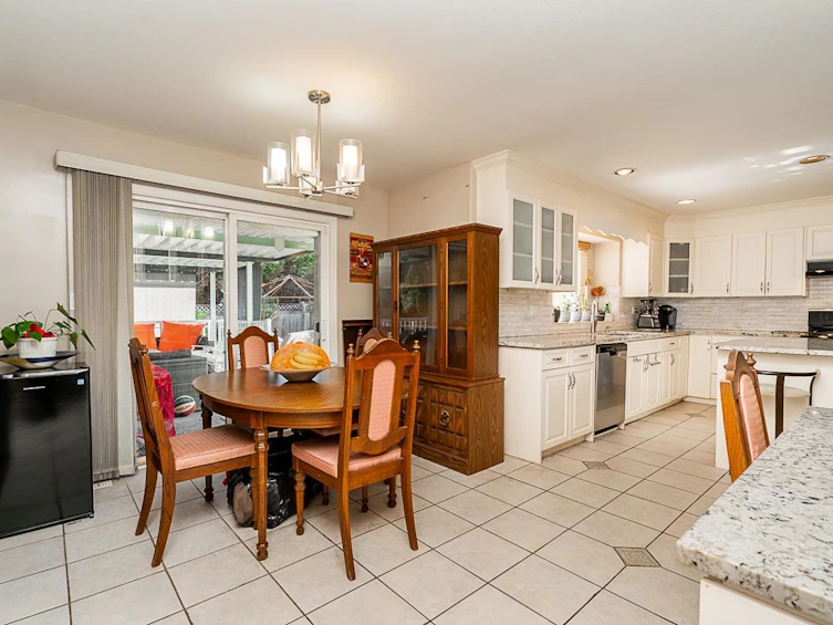 16886 103a Avenue, Surrey, BC, V4N 4N8 - 16