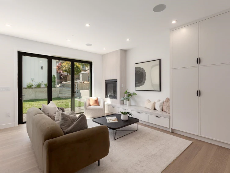 2-3850 W 13th Avenue, Vancouver, BC, V6R 2S8 - 2
