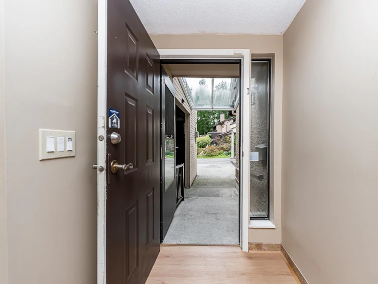 7363 Toba Place, Vancouver, BC, V5S 4B4 - 5