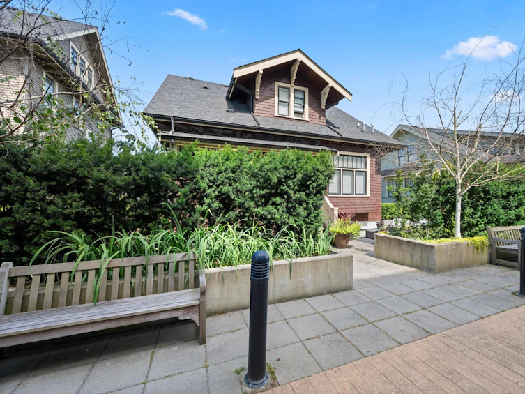 404 Eighth Street, New Westminster, BC, V3M 0K1 - 20