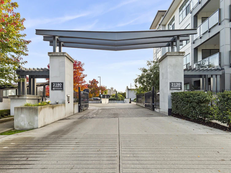 1607-2180 Gladwin Road, Abbotsford, BC, V2S 0H4 - 3