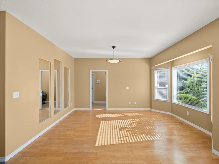 23-18939 65 Avenue, Surrey, BC, V3S 8Y2 - 18