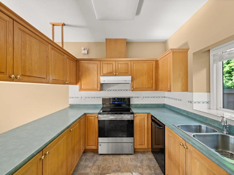 23-18939 65 Avenue, Surrey, BC, V3S 8Y2 - 23