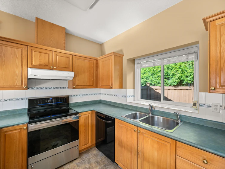 23-18939 65 Avenue, Surrey, BC, V3S 8Y2 - 24