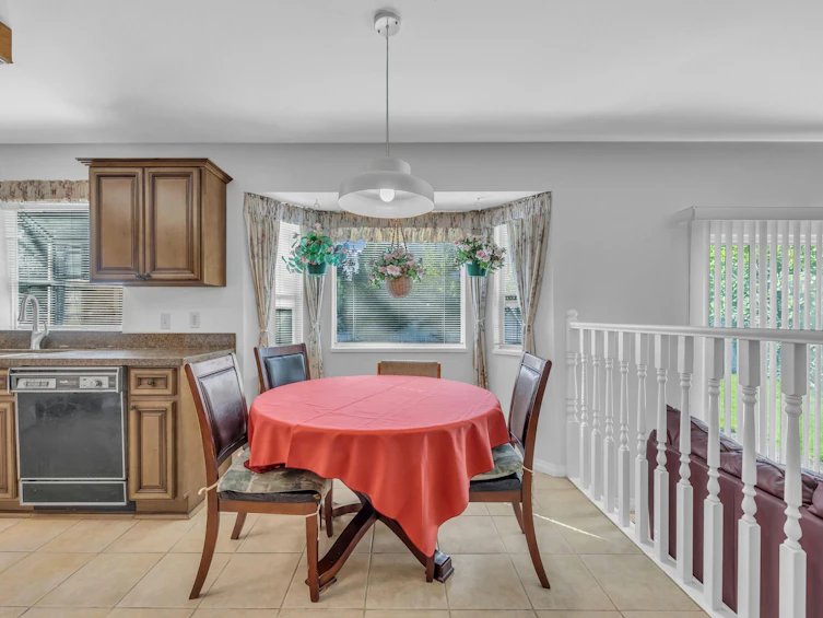 1921 155 Street, Surrey, BC, V4A 7M9 - 16