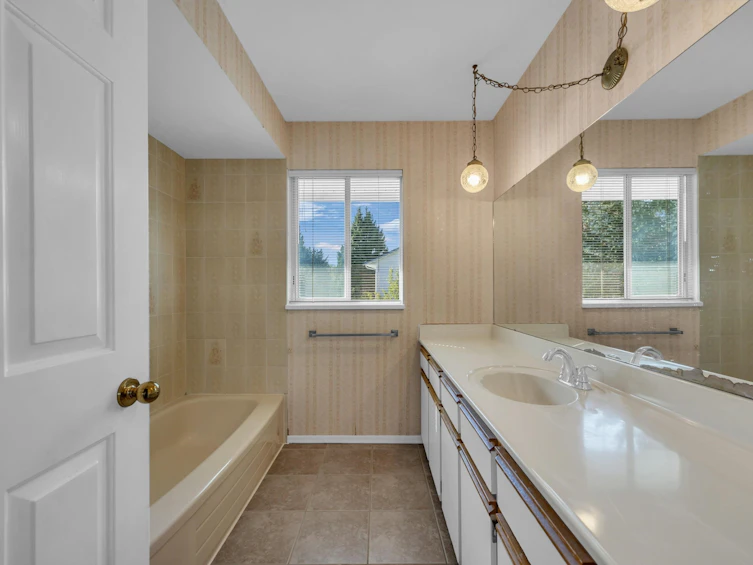 1921 155 Street, Surrey, BC, V4A 7M9 - 19