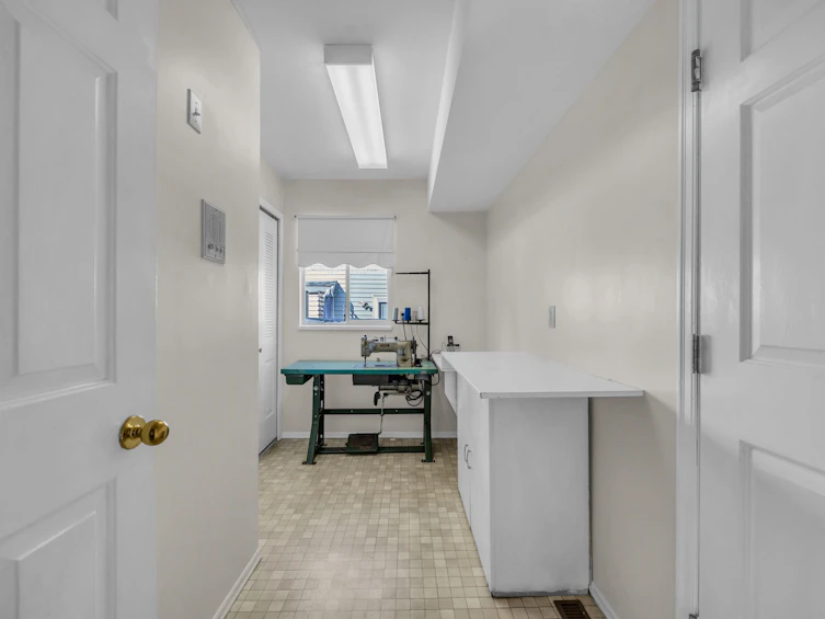 1921 155 Street, Surrey, BC, V4A 7M9 - 25