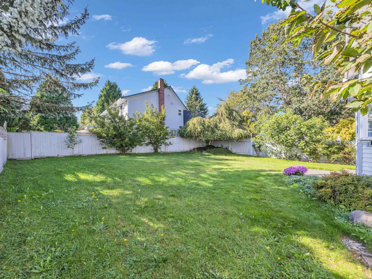 1921 155 Street, Surrey, BC, V4A 7M9 - 36