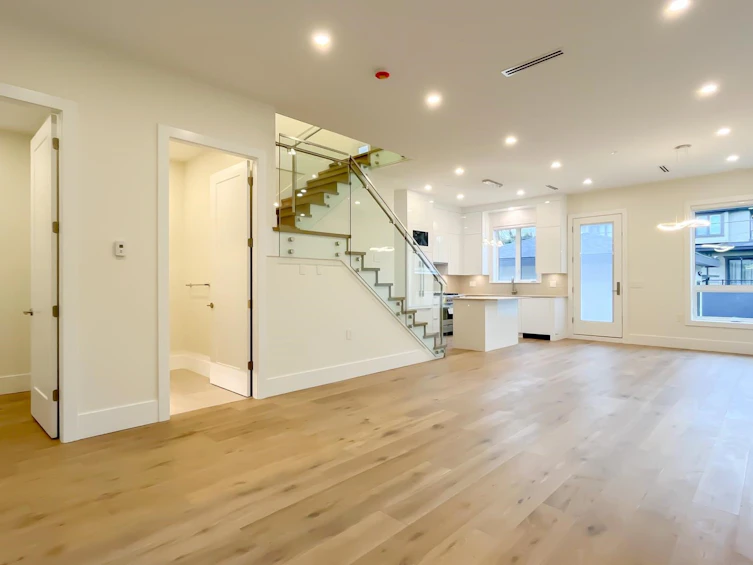 2091 W 59th Avenue, Vancouver, BC, V6P 1Z5 - 3
