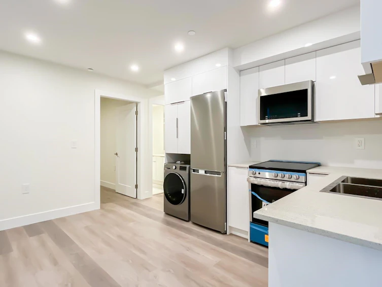 2091 W 59th Avenue, Vancouver, BC, V6P 1Z5 - 24
