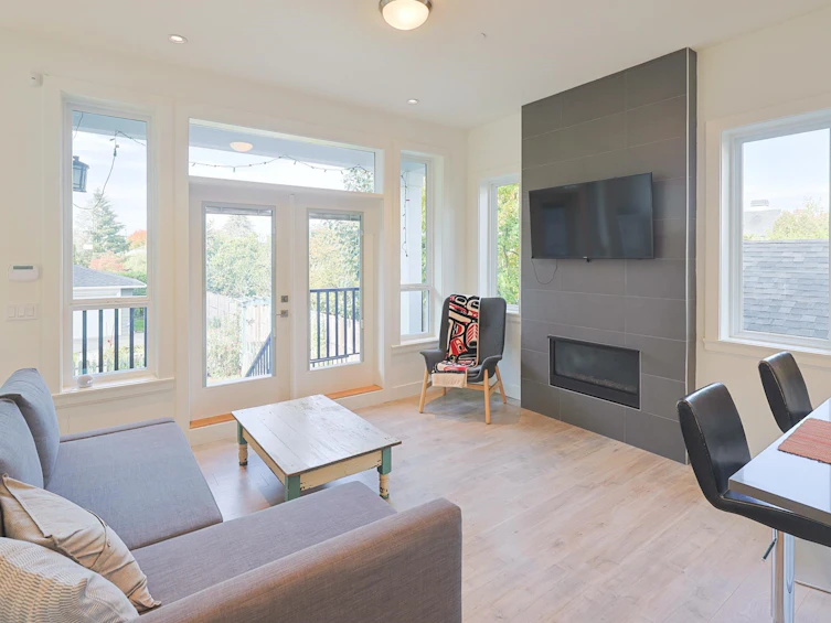 5851 St. George Street, Vancouver, BC, V5W 2Y4 - 5