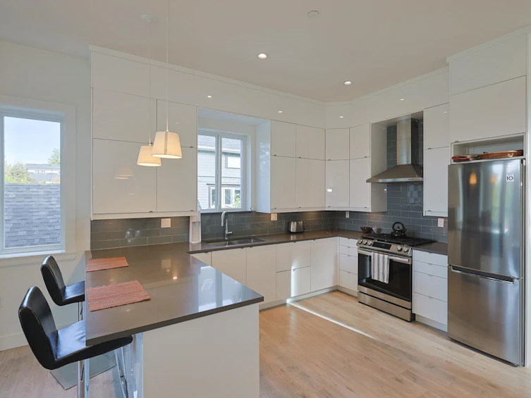 5851 St. George Street, Vancouver, BC, V5W 2Y4 - 9