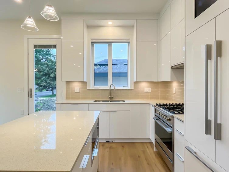 7480 Arbutus Street, Vancouver, BC, V6P 5T4 - 6