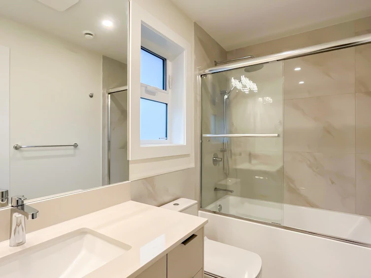 7480 Arbutus Street, Vancouver, BC, V6P 5T4 - 23