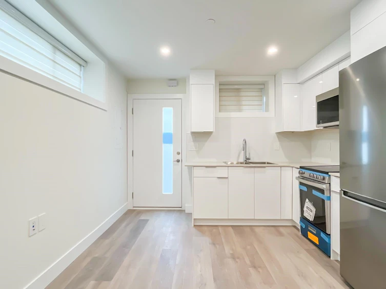 7480 Arbutus Street, Vancouver, BC, V6P 5T4 - 25