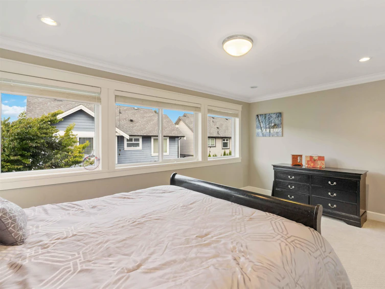 17333 1 Avenue, Surrey, BC, V3Z 8L2 - 17