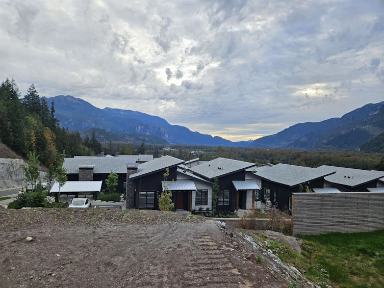 2062 Dowad Drive, Squamish, BC, V8B 0S4 - 3
