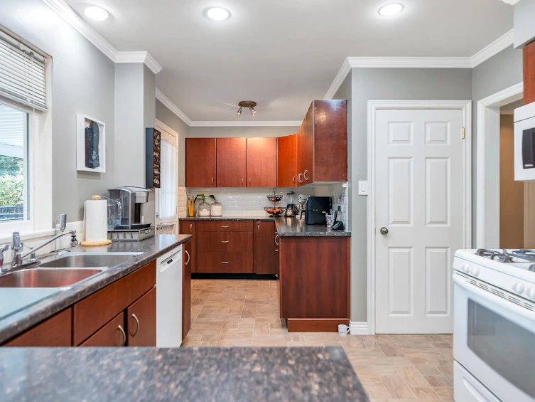 1766 Charland Avenue, Coquitlam, BC, V3K 3M1 - 10