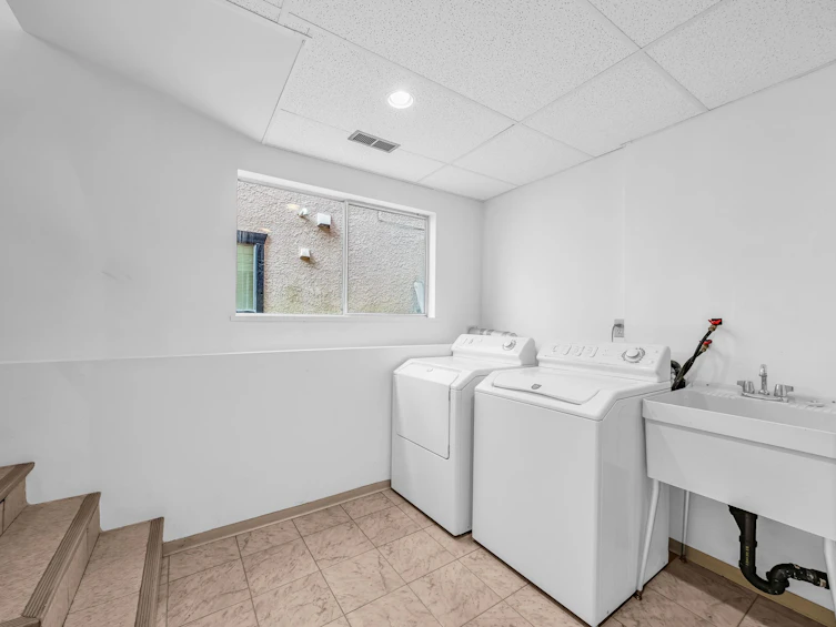 4553 W 8th Avenue, Vancouver, BC, V6R 2A4 - 34
