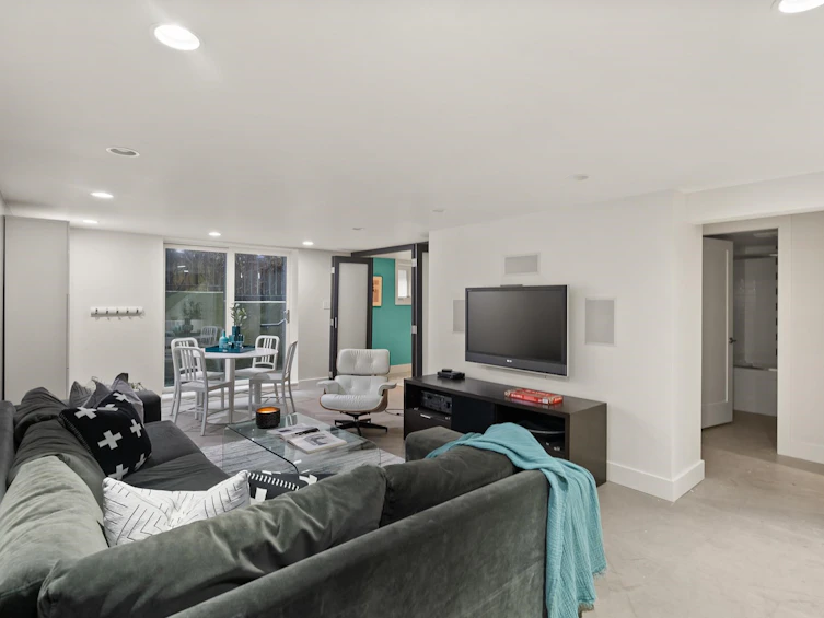 6061 Adera Street, Vancouver, BC, V6M 3J3 - 38