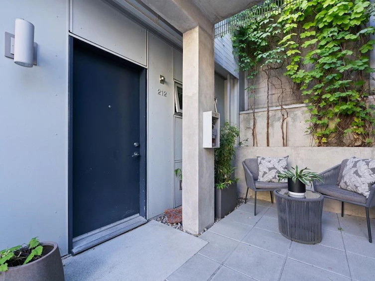 212-626 Alexander Street, Vancouver, BC, V6A 1C9 - 14