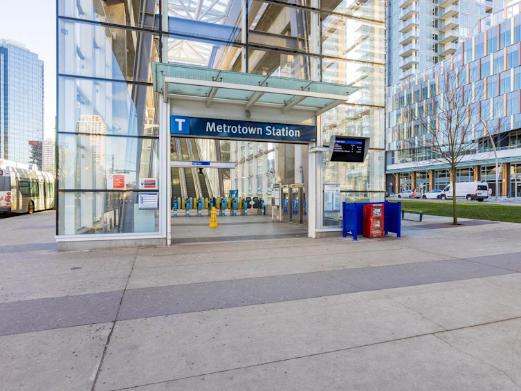 2105-4458 Beresford Street, Burnaby, BC, V5H 0J1 - 13