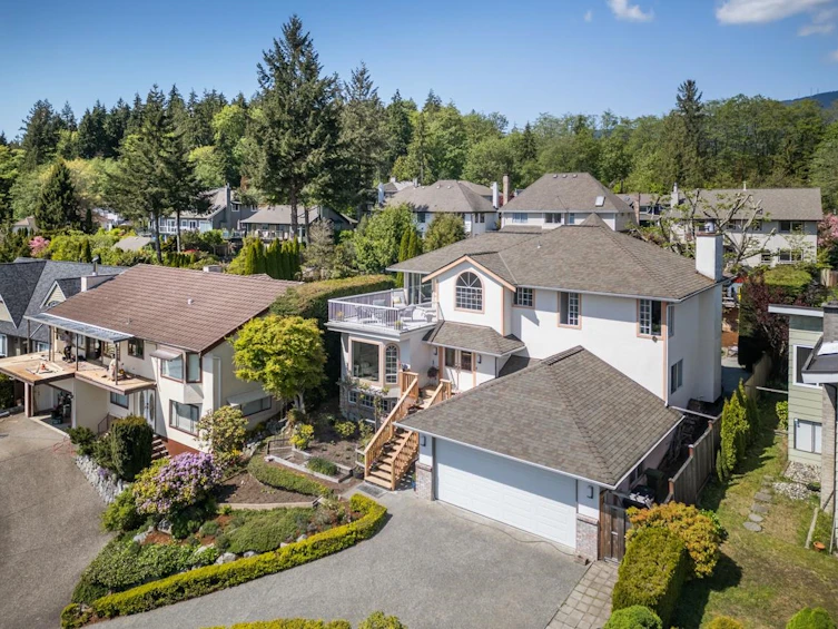 4110 Roche Place, North Vancouver, BC, V7G 2R3 - 2