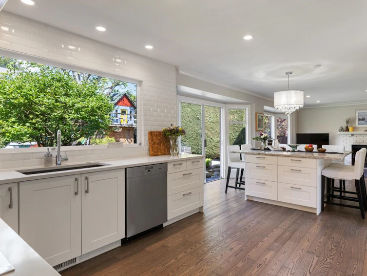 4110 Roche Place, North Vancouver, BC, V7G 2R3 - 3