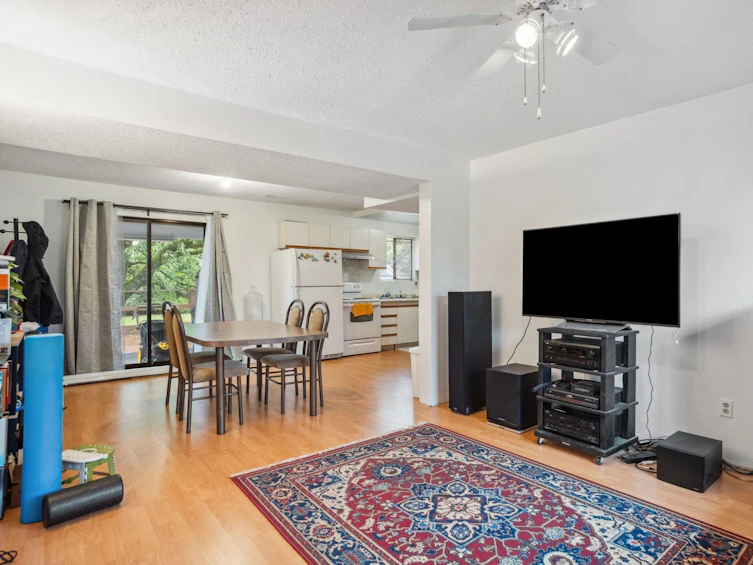 8922 156 Street, Surrey, BC, V3R 4K8 - 9