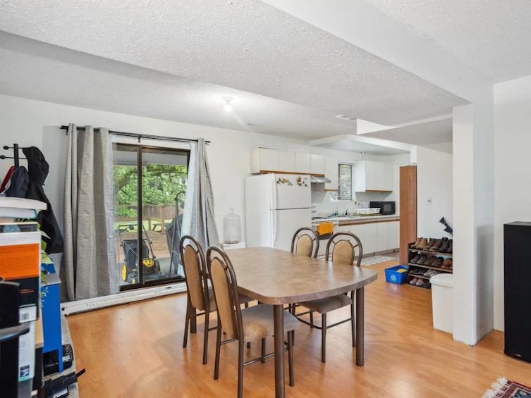 8922 156 Street, Surrey, BC, V3R 4K8 - 10