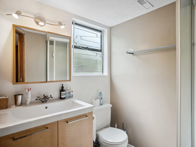 8922 156 Street, Surrey, BC, V3R 4K8 - 14