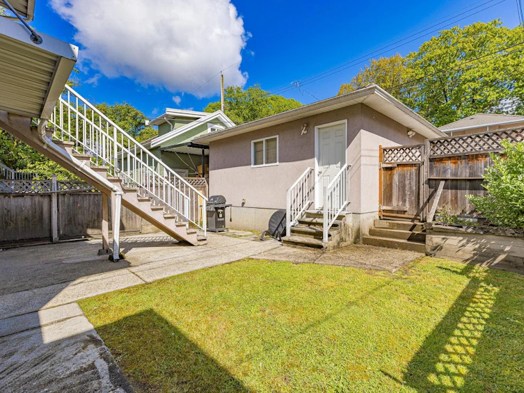 3615 E Georgia Street, Vancouver, BC, V5K 2M2 - 22
