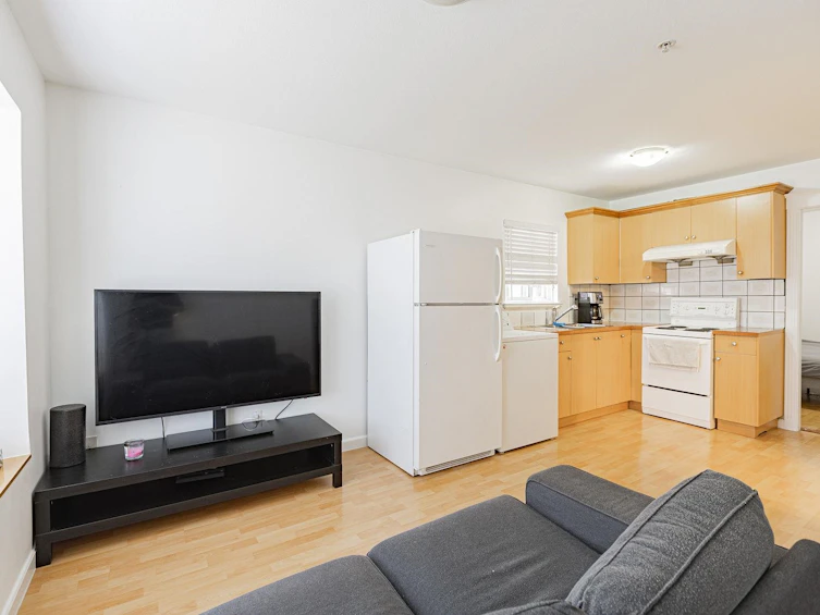 3615 E Georgia Street, Vancouver, BC, V5K 2M2 - 25