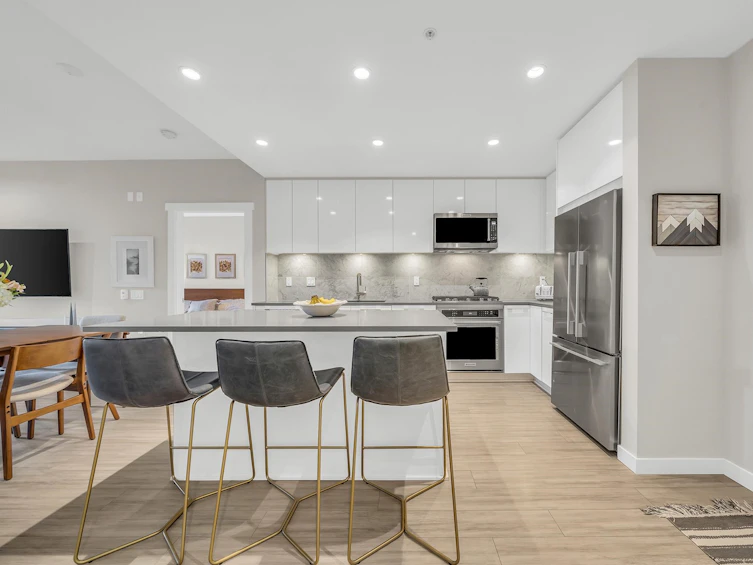 116-2651 Library Lane, North Vancouver, BC, V7J 0C1 - 2