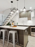 602 733 W 3rd Street