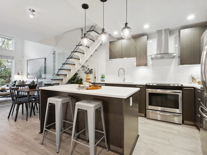602 - 733 W 3rd Street, North Vancouver BC