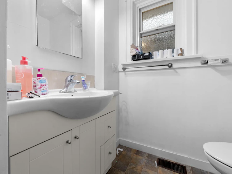 3579 W 18th Avenue, Vancouver, BC, V6S 1A9 - 21