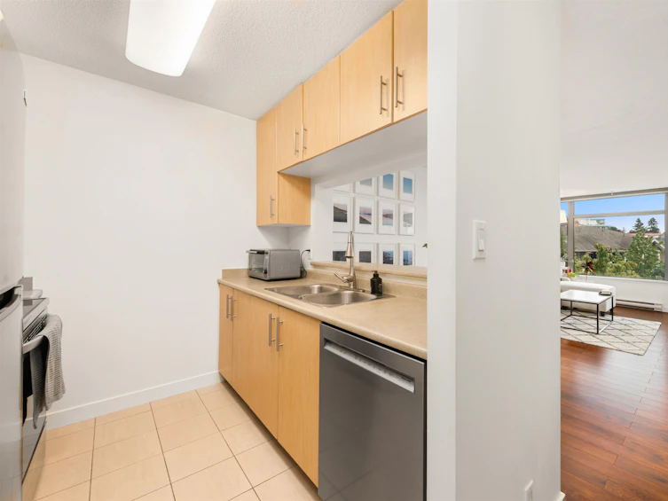 501-3660 Vanness Avenue, Vancouver, BC, V5R 6H8 - 2