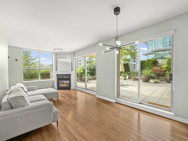 310-160 E 13th Street, North Vancouver, BC, V7L 2L5 - 2