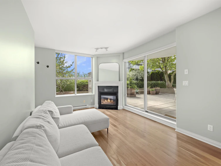 310-160 E 13th Street, North Vancouver, BC, V7L 2L5 - 3