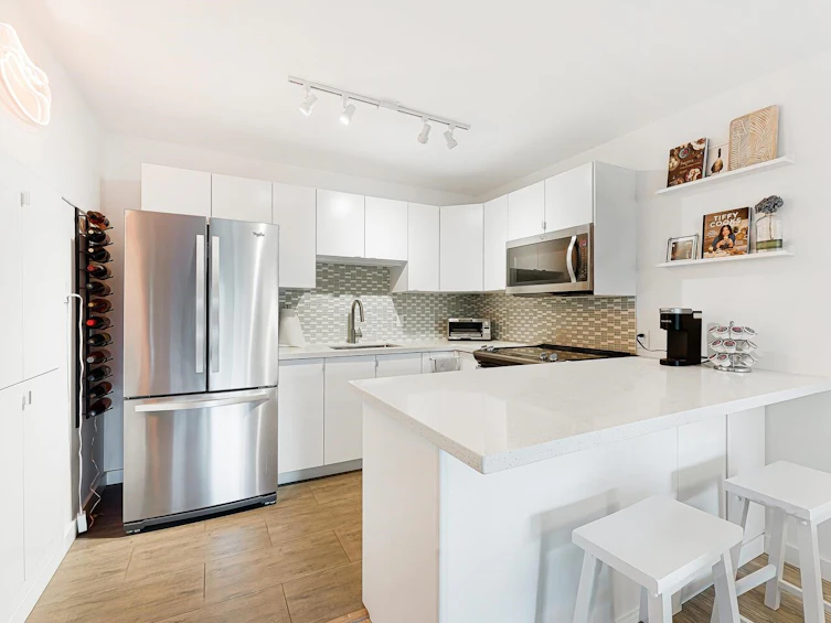 206-2033 West 7th Avenue, Vancouver, BC, V6J 1T3 - 8