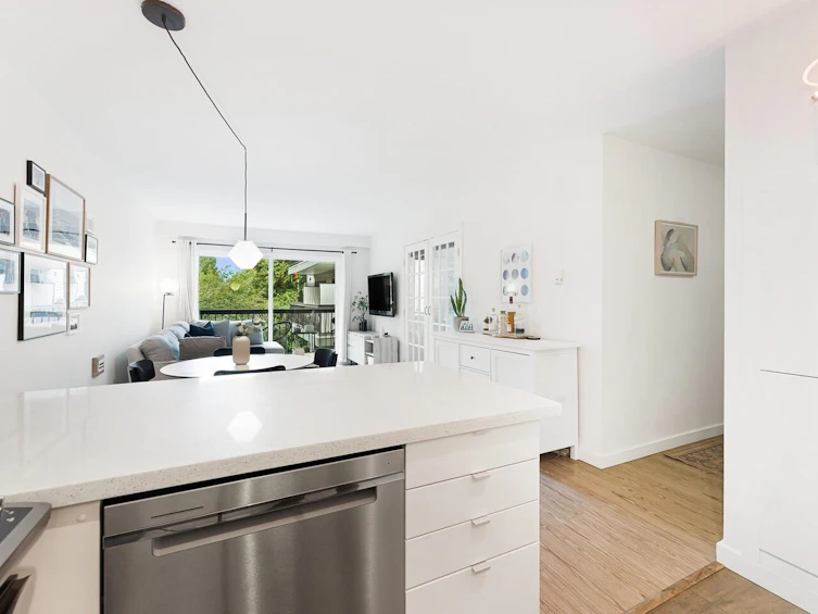 206-2033 West 7th Avenue, Vancouver, BC, V6J 1T3 - 11