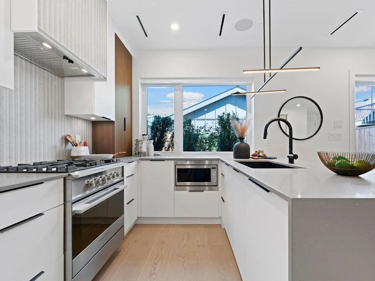 2-1186 Kaslo Street, Vancouver, BC, V5K 3Z6 - 9