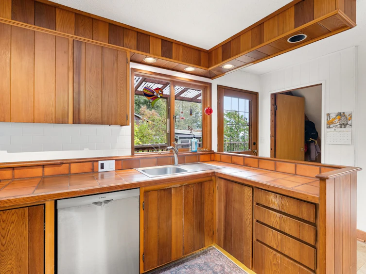 1028 Gower Point Road, Gibsons, BC, V0N 1V3 - 11