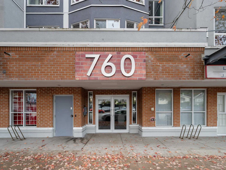 208-760 Kingsway, Vancouver, BC, V5V 3C1 - 2
