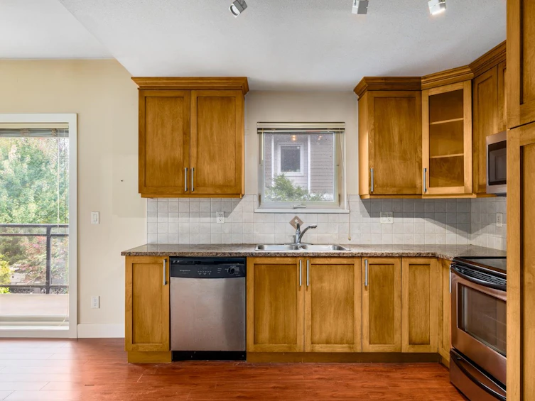 205-1988 Suffolk Avenue, Port Coquitlam, BC, V3B 1H2 - 2