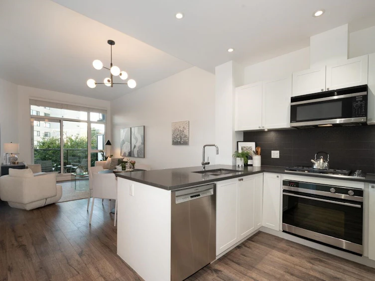 207-105 W 2nd Street, North Vancouver, BC, V7M 0E3 - 6