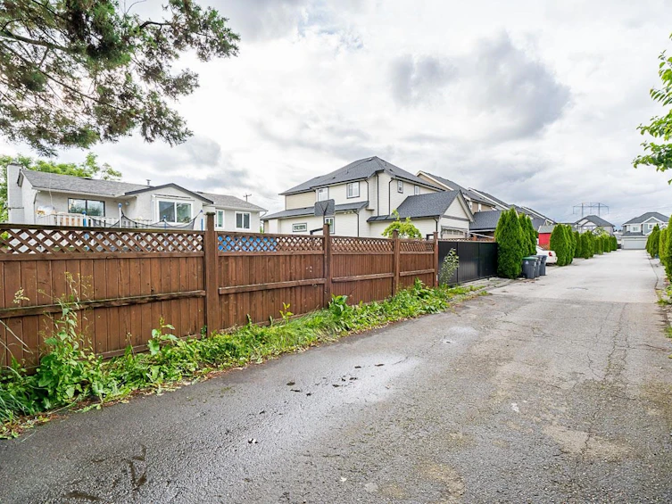5884 184 Street, Surrey, BC, V3S 4N4 - 35